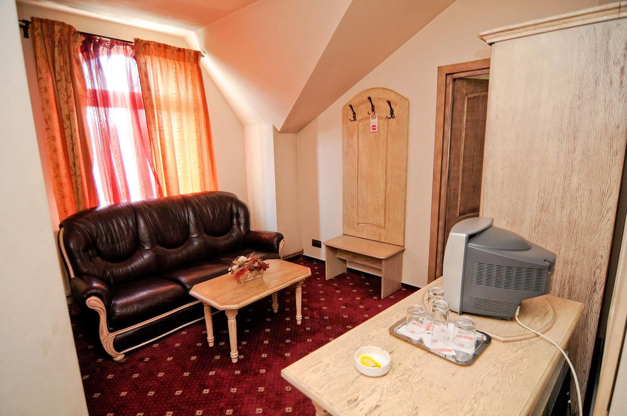 Pension La Cupola Targu Mures Luaran gambar